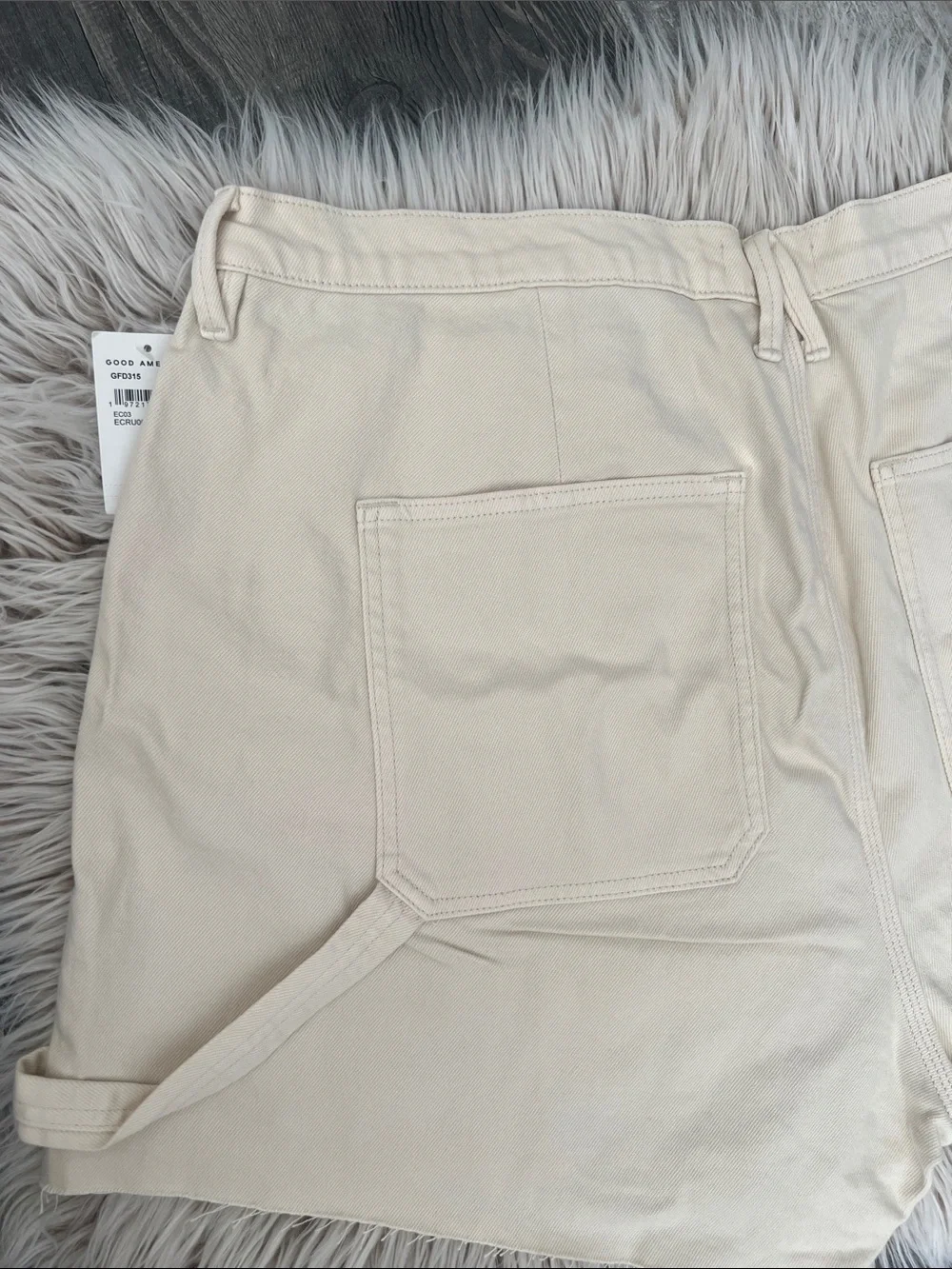 Good American Carpenter Long Denim Shorts Ecru Raw Hem Size 16 NWT